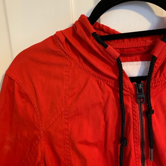 Bench Raincoat - Picture 3 of 3